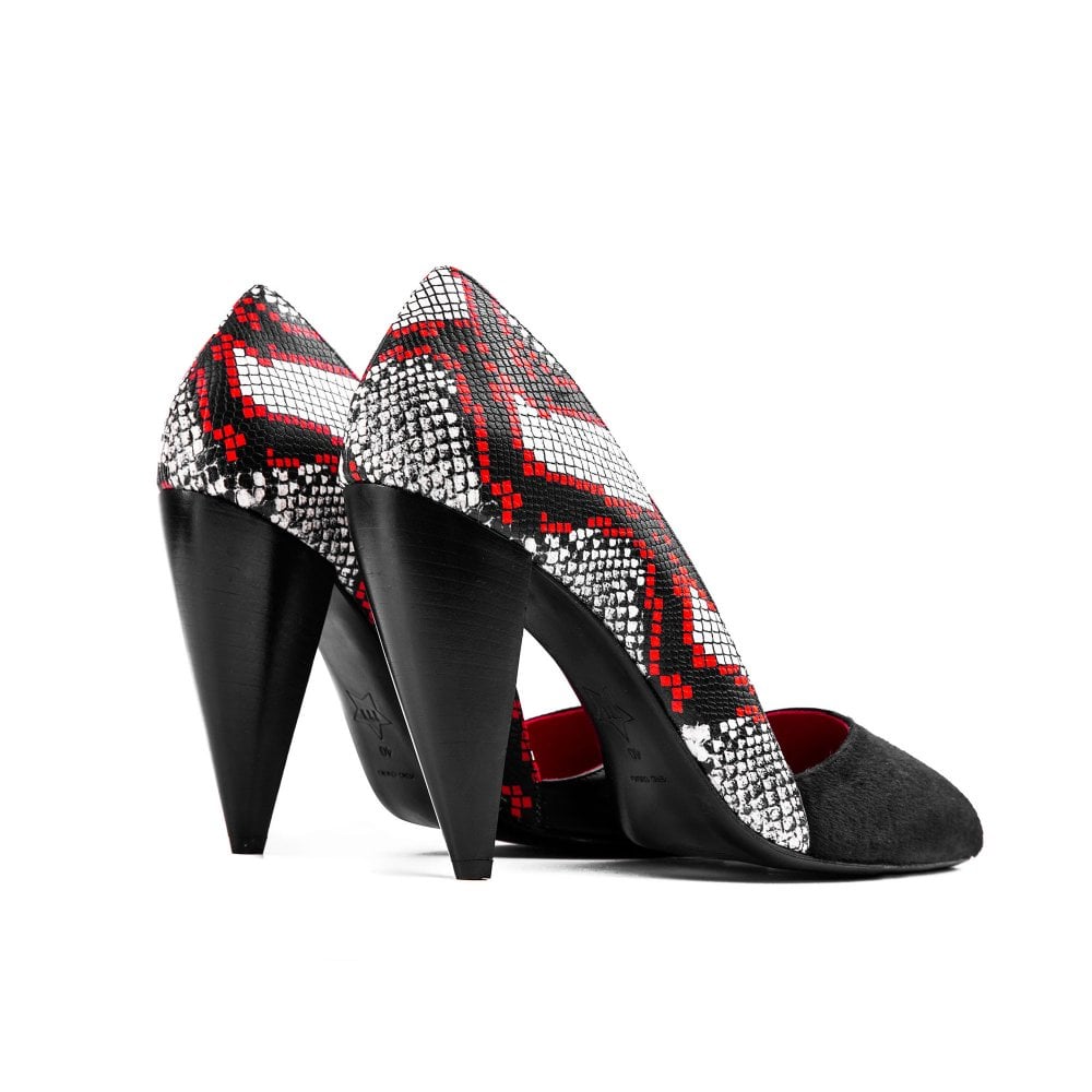 Romera Boa and Black